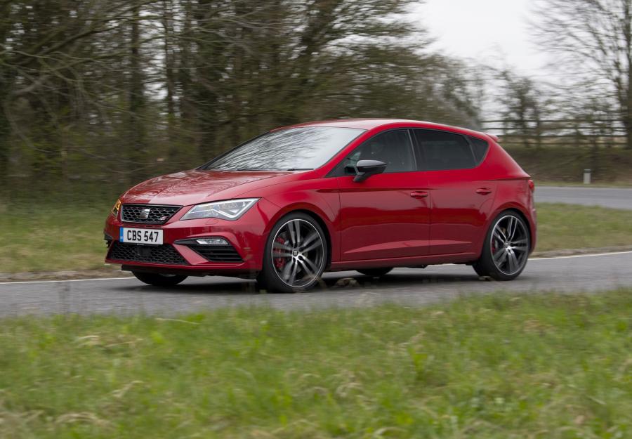  Seat Leon Cupra 300 2017 года  (UK) (фото 17 из 40)